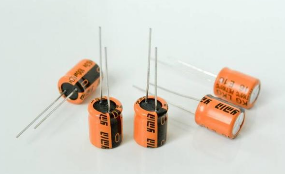 「NIPPON CHEMI-CON」電解電容極性接錯(cuò)會(huì)爆炸，如何避免？