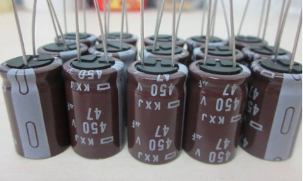 分析下黑金剛電容和紅寶石電容哪種好？